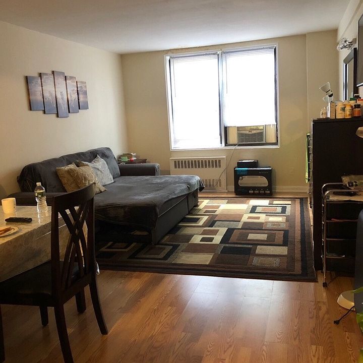 1st image of 2060 E 19th St #H