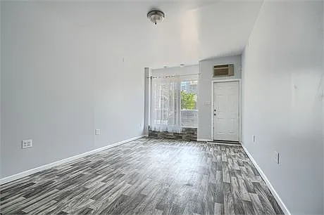 1815 Clifton Ave #2 — Photo 13