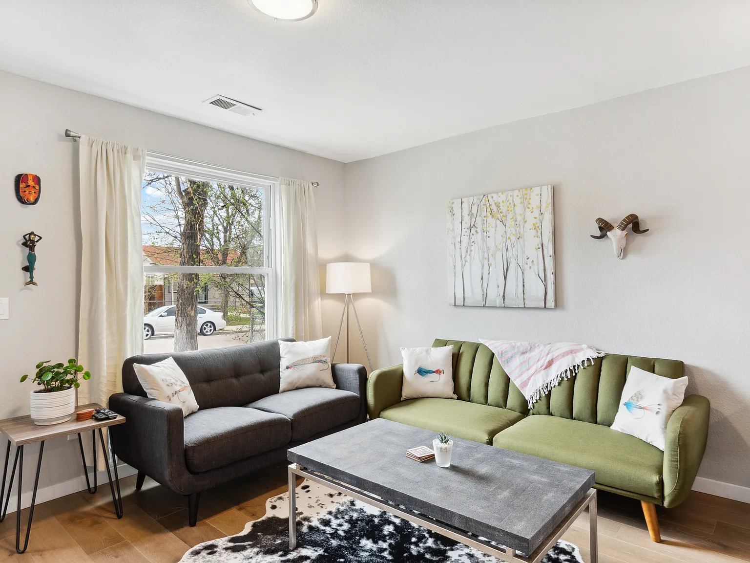 2 bed, 950 sqft, $3,000 — Photo 3