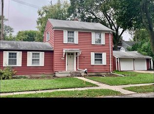 1070 Lincoln Ct, Birmingham, MI 48009