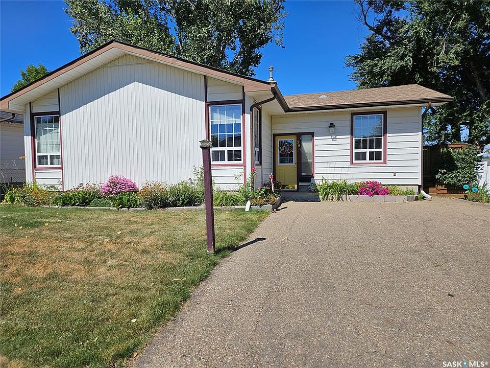 1st image of 381 Allen DRIVE