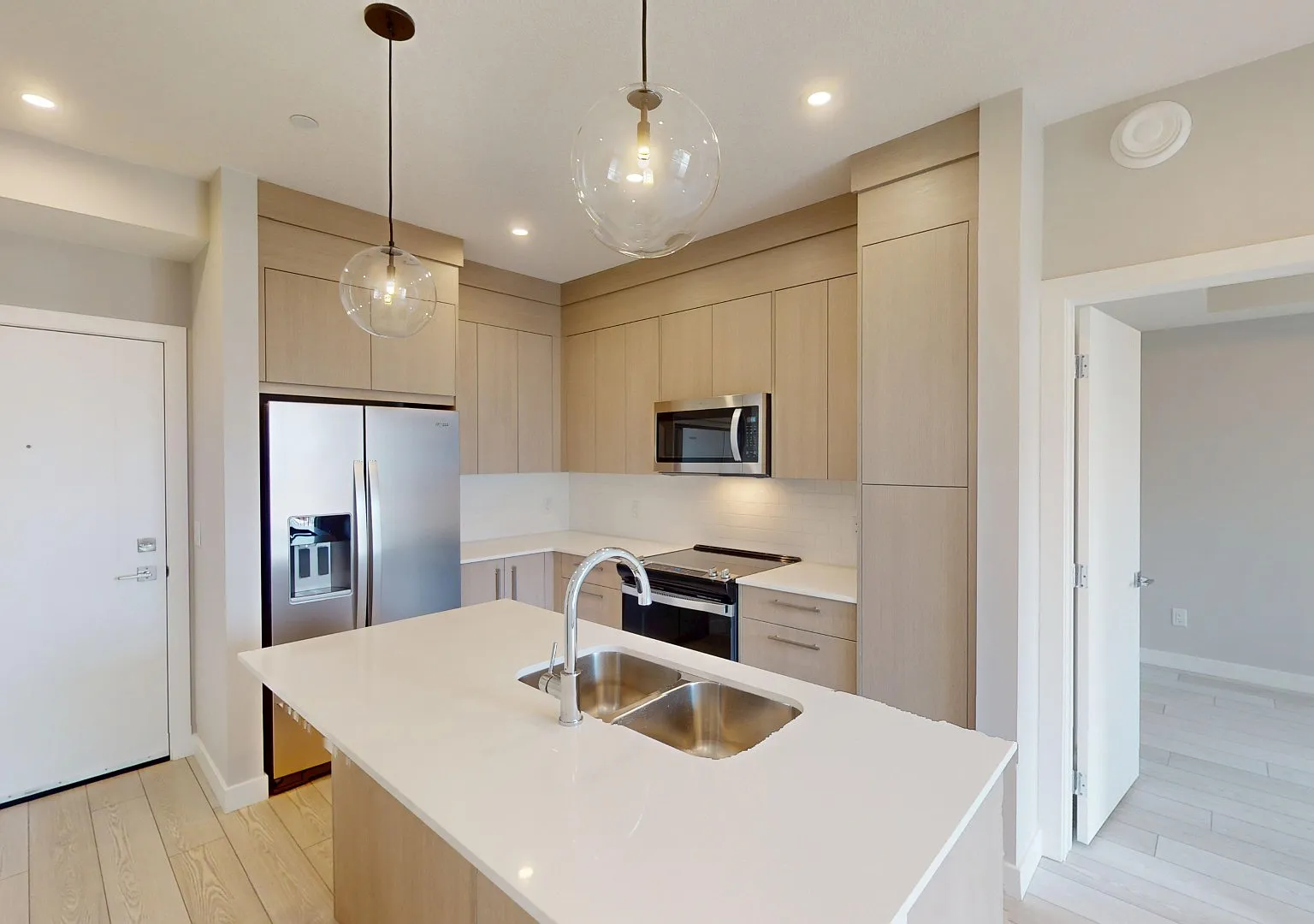 2206 - 265 Wolf Willow Blvd Se — Photo 2