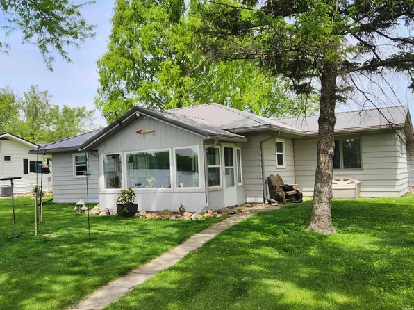 586 S Lakeshore Dr, Kimmell, IN 46760