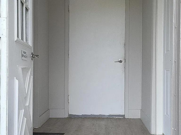 417 W 4th Ave #1-B — Photo 2