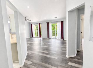 1721 Chesapeake Ln, Schaumburg, IL 60193