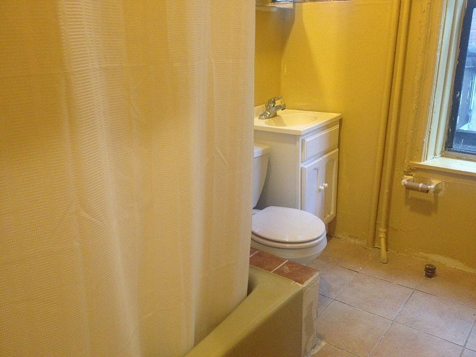 1st image of 1695 Lexington Ave Frnt 2