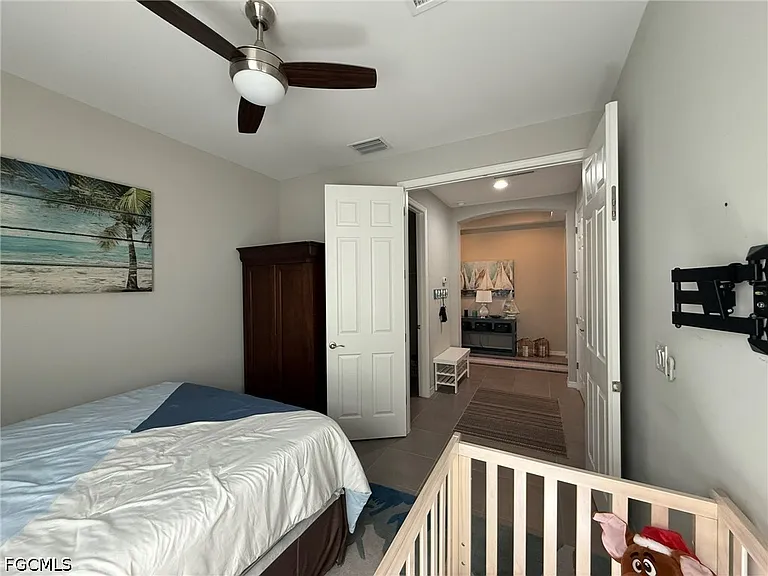3916 King Edwards St — Photo 10