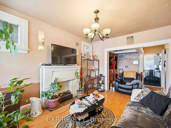 5th image of 105 Rogers Rd