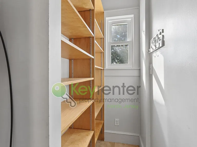 364 Chestnut St — Photo 11