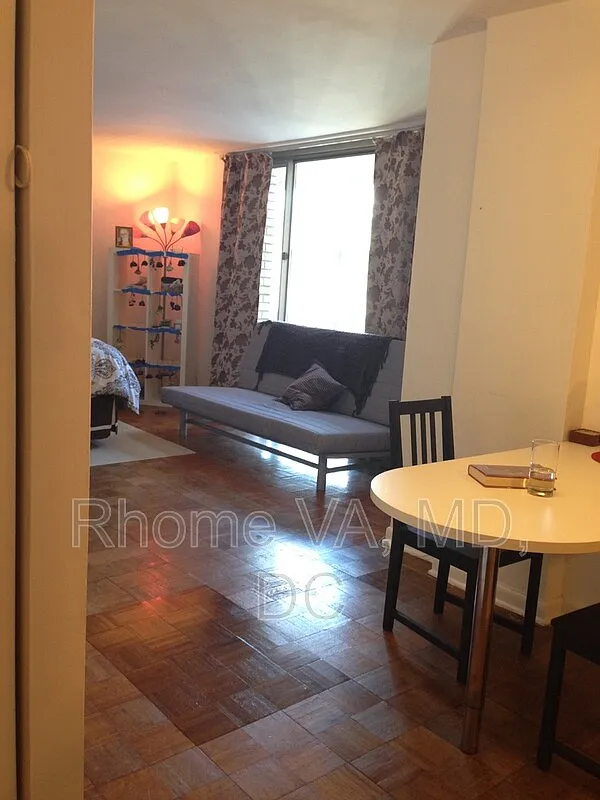 Studio, 1.0 bath, 500 sqft, $1,800 — Photo 2