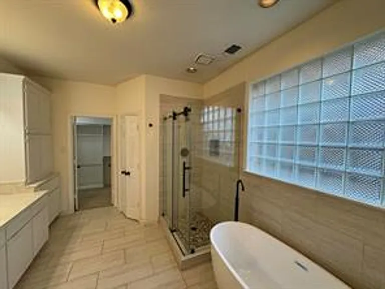 1100 Hunters Creek Dr — Photo 21