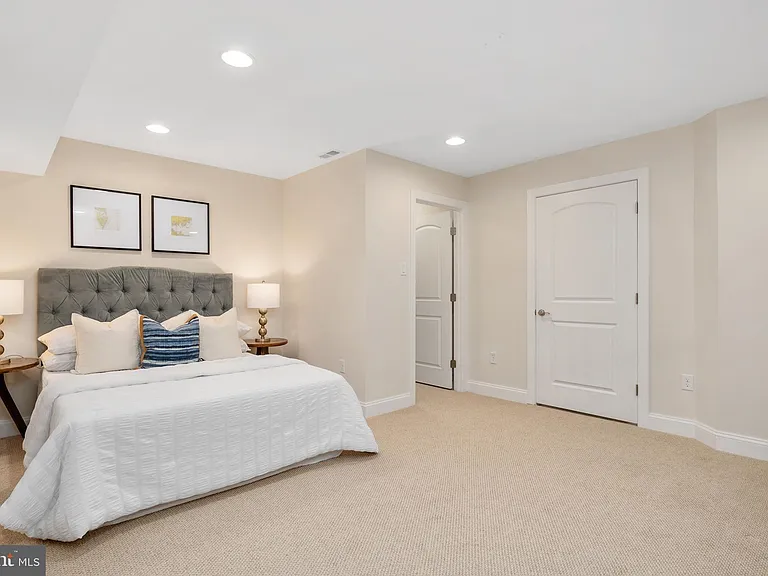 1576 Bay Head Rd — Photo 43