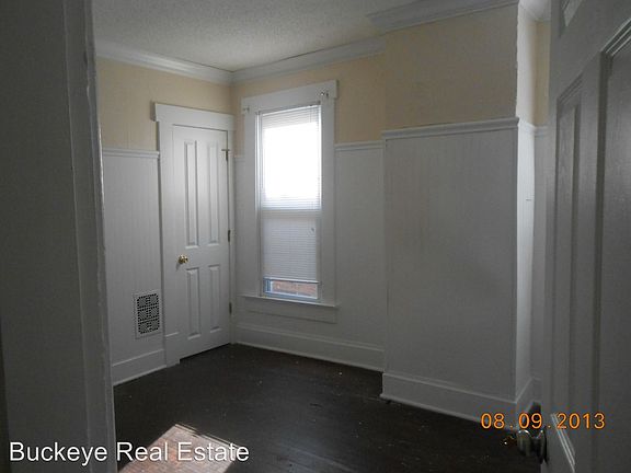 4th image of 166 E 11th Ave