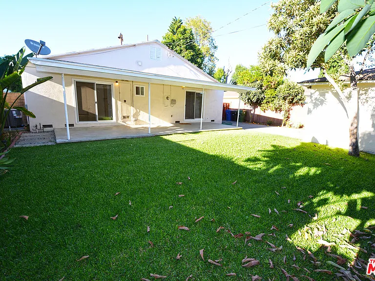 12944 Haynes St — Photo 34