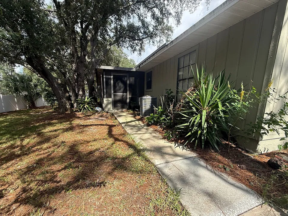 4810 Lighthouse Cir #34