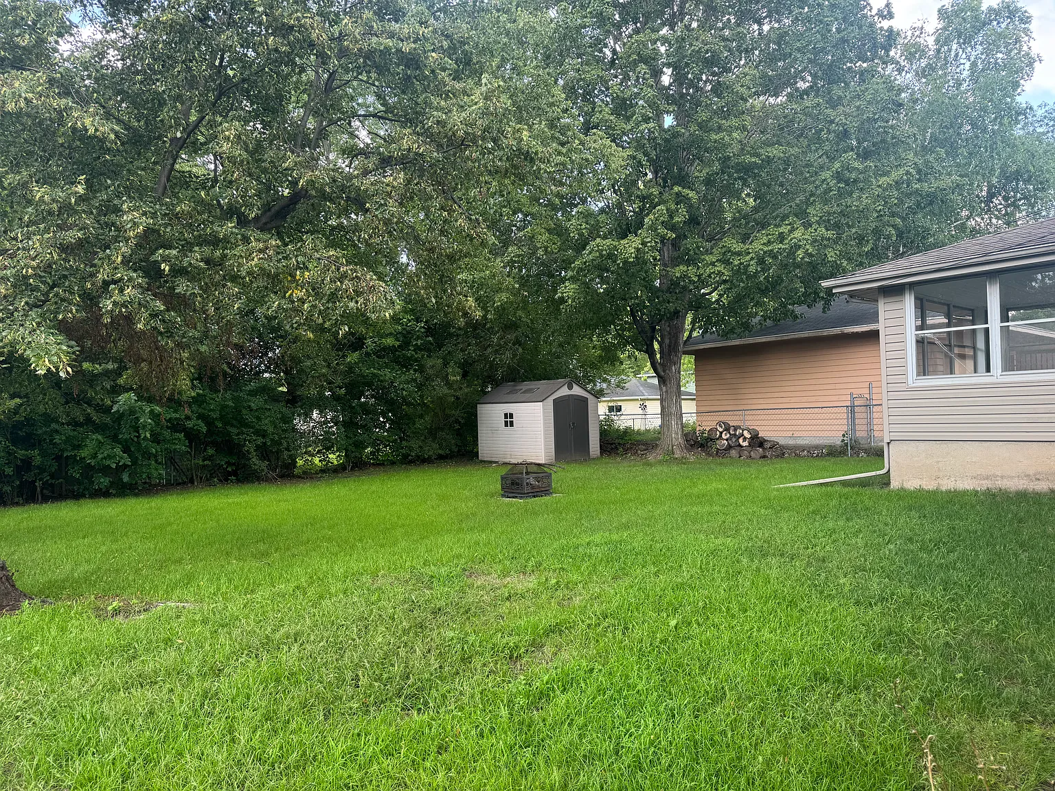 3 bed, 1614 sqft, $1,700 — Photo 2