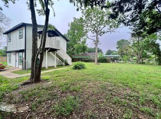 207 S Avenue A #B, Willis, TX 77378