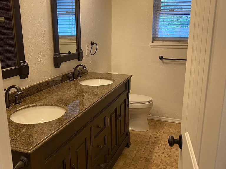 1602 Oakwood Dr — Photo 11