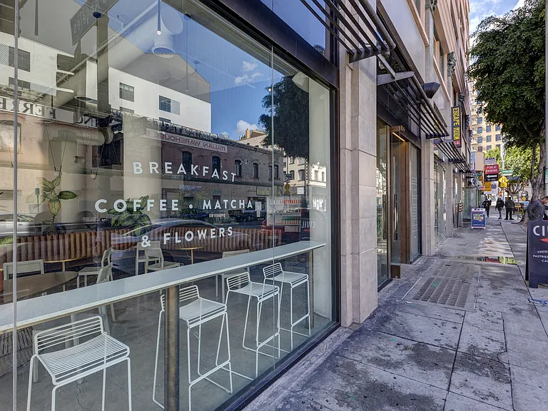 746 S Los Angeles St #703 — Photo 32