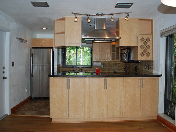 3rd image of 1000 NW North River Dr APT 116