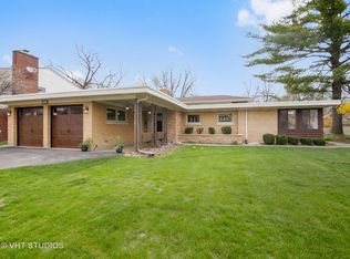 513 S Main St, Mount Prospect, IL 60056