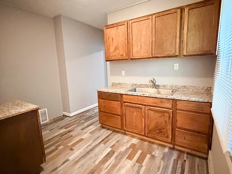 3799 W Philadelphia St — Photo 4