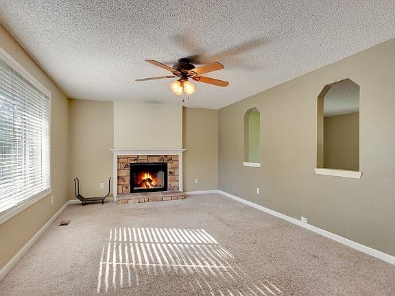 5th image of 11912 130th Avenue Ct E