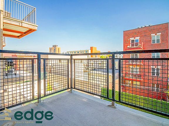 3rd image of 82 Jefferson St #5B