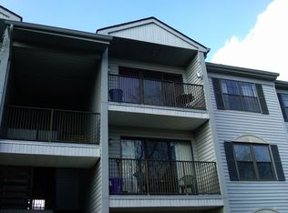 22 Fisher Dr, Franklin Park, NJ 08823