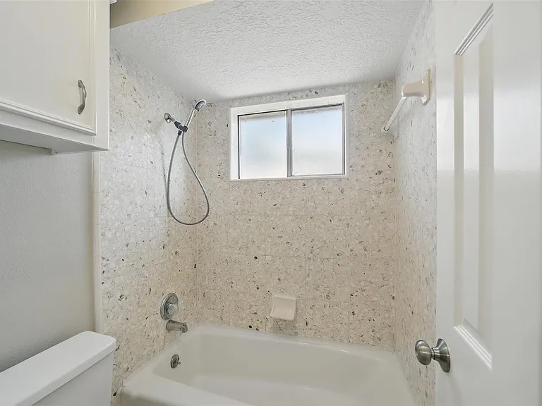 22406 Prince George St — Photo 29