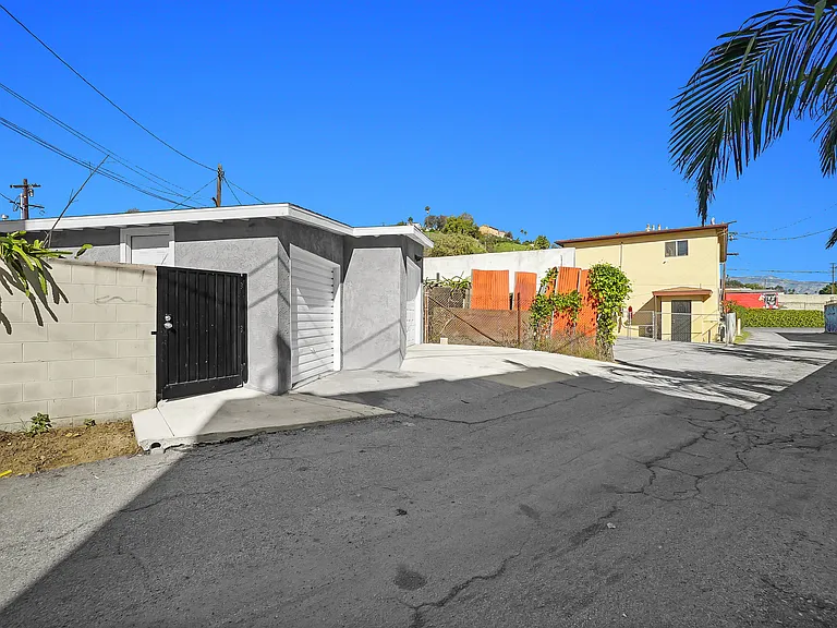 2132 Brawley St — Photo 40