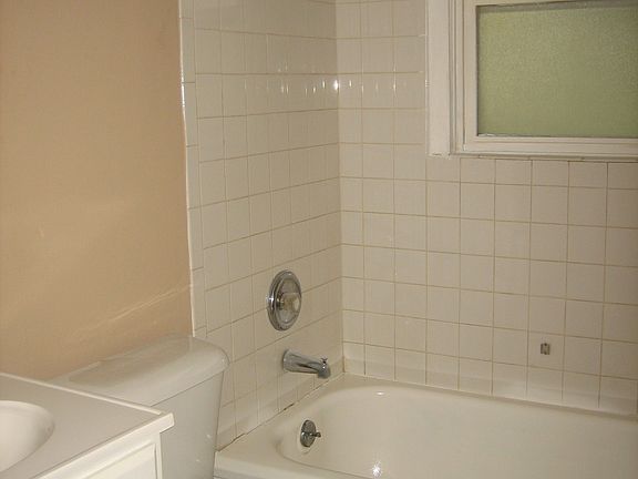 4th image of 1247 Baden Ave