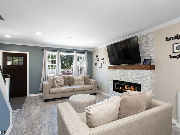 5th image of 138 Jerome Pl