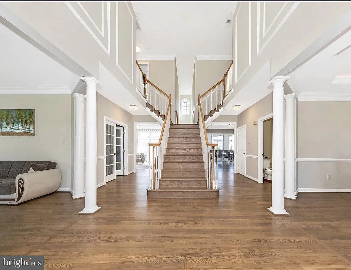 6 bed, 5.5 bath, 6622 sqft, $5,200 — Photo 4