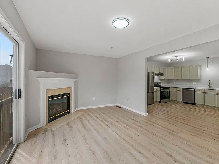 946 Monet Dr — Photo 21