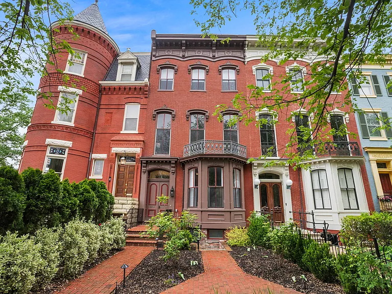 327 E Capitol St SE #2 — Photo 2