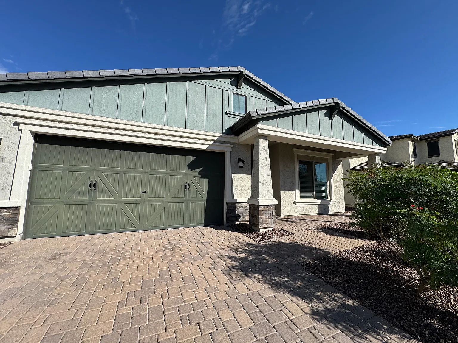 4 bed, 2756 sqft, $2,845 — Photo 3