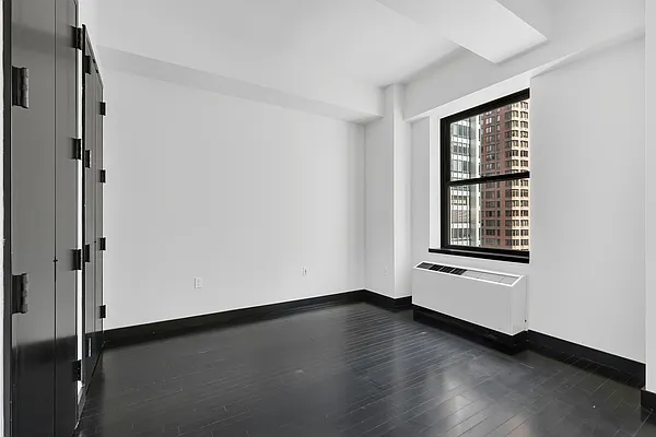 Sold by R New York | media 9