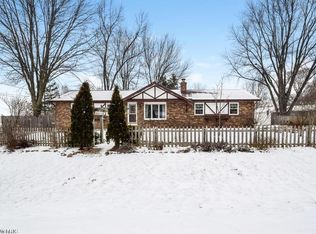 8946 Norman Dr, Jenison, MI 49428