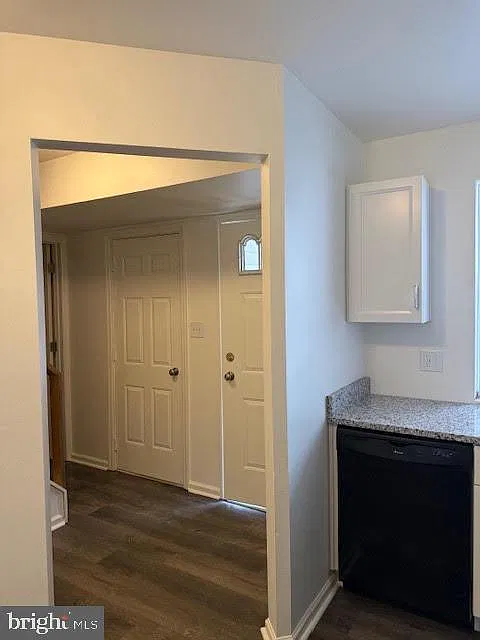 2 bed, 1.5 bath, 1100 sqft, $1,975 — Photo 2