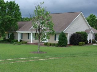 1120 Crawford Rd, Cowarts, AL 36321