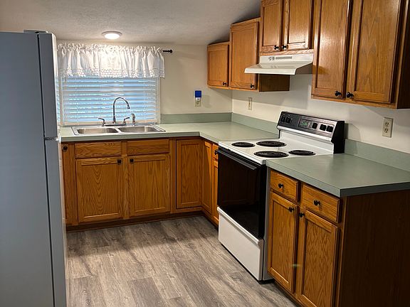 5th image of 205 S Ottawa St APT 1