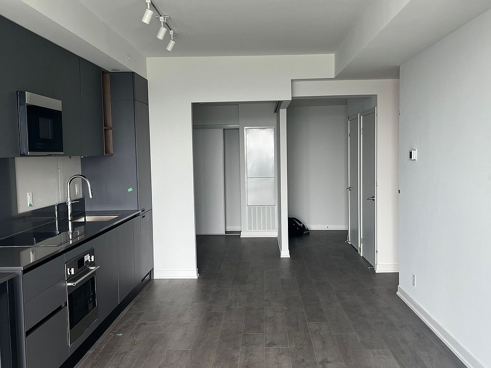 1st image of 39 Mary St #1712