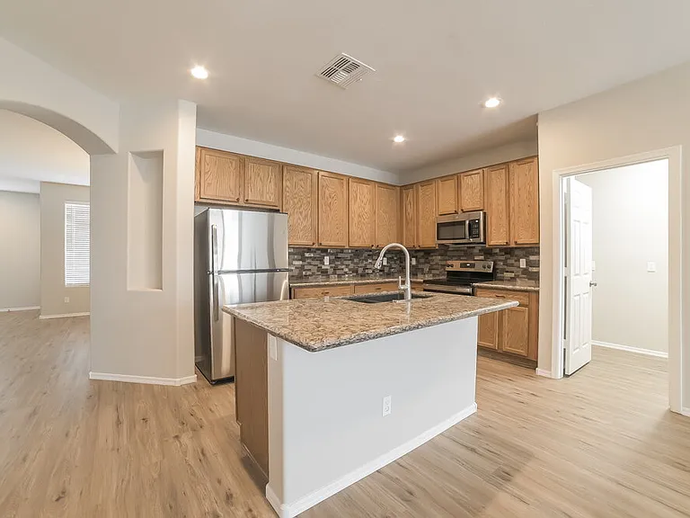 4439 W Apollo Rd — Photo 6
