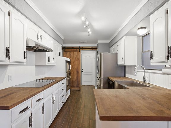 5th image of 4009 Hemlock St