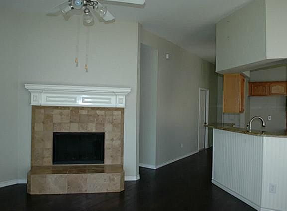 5th image of 2409 Parkview Dr