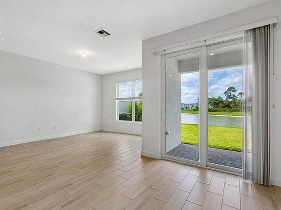5th image of 4159 Lagoon Shore Dr