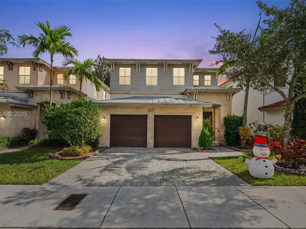 6933 NW 104th Ct, Doral, FL 33178