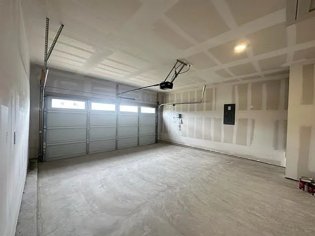 1316 Plymouth Rd — Photo 7