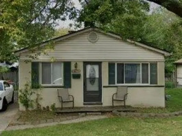 27067 Lawnwood St, Roseville, MI 48066